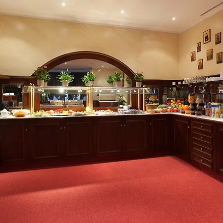 Quellenhof Szálloda 3*